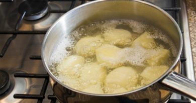 Mida teha veega, milles kartuleid keedeti? Minu vanaema nõuanded.  Peale selle artikli läbilugemist lõpetate te vee väljavalamist, kus keedeti kartuleid.