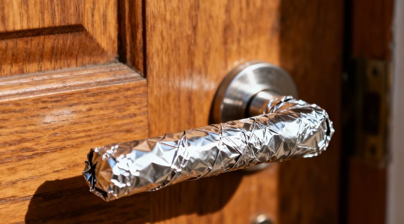 Ootamatu põhjus, miks ma mässisin naabrite ukselink alumiiniumfooliumiga Ootamatu põhjus, miks ma mässisin naabrite ukselink alumiiniumfooliumiga