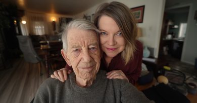 Minu kasuisa kasvatas mind oma lapsena pärast seda, kui mu ema lahkus, ja tema matustel sain teada tõe, mida minu eest aastaid varjati… Minu kasuisa kasvatas mind oma lapsena pärast seda, kui mu ema lahkus, ja tema matustel sain teada tõe, mida minu eest aastaid varjati…