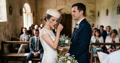 «Pulmapäeval tulin ma kohale sinika silma all. Peigmees naeratas külalistele ja ütles: “Et ta õppetunni selgeks saaks.” Kõik naersid. Mina naeratasin ka. Ja siis valmistusin kolm kuud selleks, mida ta iialgi oodata ei osanud»