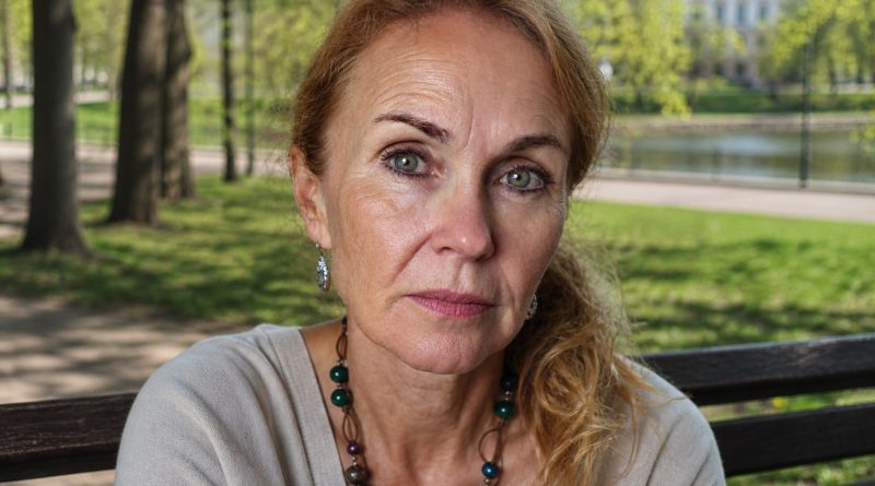 Pärast minu ema surma sain teada, et ta oli kaks aastat varem korteri oma venna nimele kirjutanud. Keegi ei olnud mulle sellest rääkinud. Minu vend ütles, et tema hoolitses tema eest.