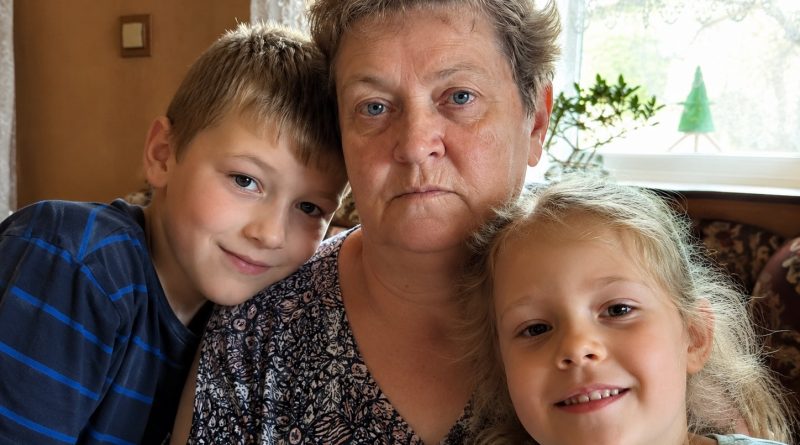 Minia pakkus pikka aega esimest korda ise välja, et tulen nädalavahetuseks külla. Ütles, et lapsed igatsevad ja tahavad vanaemaga aega veeta… Aga juba õhtul sain aru, miks mind tegelikult sellesse majja kutsuti…