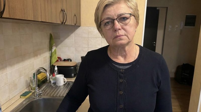 Katsin laua oma 60. sünnipäevaks, valmistatasin tütre lemmikasalati, ostsin tordi ja ootasin lapsi hommikust. Nad tulid peaaegu õhtul, sõid kiiresti ja siis võttis poeg kotist kausta ja pani minu ette pastaka. Ma üritasin veel naeratada kuni kuulsin: «Ema, korter tuleb niikuinii meie omaks, lahendame selle lihtsalt praegu ära». Pärast neid sõnu katkес mul midagi seest…