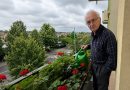 Lapselaps tuli hoiatamata, embas tugevalt nagu lapsepõlves ja ütles, et on igatsenud. Rõõmustasin nii, et keetsin kohe kohvi ja tõin viimased kommid. Siis istus ta minu ette, kobises kaua ja ütles: „Vanaisa, ära vihasta, ma tulin sind hoiatama…” Lapselaps tuli hoiatamata, embas tugevalt nagu lapsepõlves ja ütles, et on igatsenud. Rõõmustasin nii, et keetsin kohe kohvi ja tõin viimased kommid. Siis istus ta minu ette, kobises kaua ja ütles: „Vanaisa, ära vihasta, ma tulin sind hoiatama…”