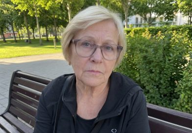 Minu minial on kaks last esimesest abielust ja üks ühine minu pojaga. Ühel päeval jäid lapsed haigeks ja ta palus mul nendega kodus olla, kuni on tööl. Vastasin: oma lapselapsega jään, teiste kahe eest peaks maksma. Ta nõustus. Aga kui järgmisel hommikul tema ukse taha jõudsin, jäin sõnatuks… Minu minial on kaks last esimesest abielust ja üks ühine minu pojaga. Ühel päeval jäid lapsed haigeks ja ta palus mul nendega kodus olla, kuni on tööl. Vastasin: oma lapselapsega jään, teiste kahe eest peaks maksma. Ta nõustus. Aga kui järgmisel hommikul tema ukse taha jõudsin, jäin sõnatuks…