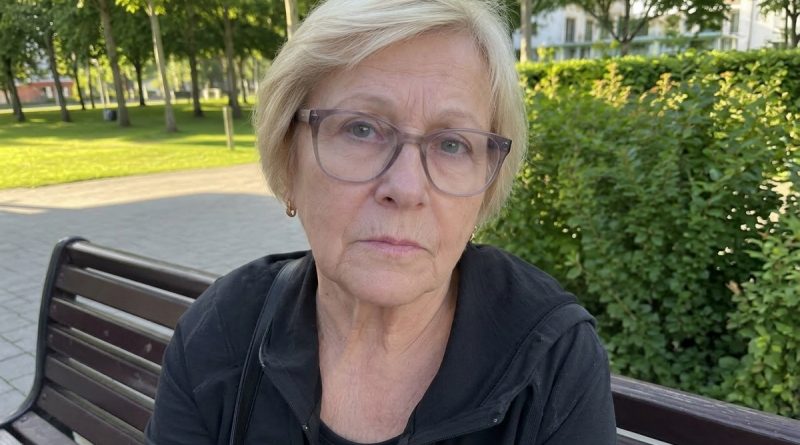 Minu minial on kaks last esimesest abielust ja üks ühine minu pojaga. Ühel päeval jäid lapsed haigeks ja ta palus mul nendega kodus olla, kuni on tööl. Vastasin: oma lapselapsega jään, teiste kahe eest peaks maksma. Ta nõustus. Aga kui järgmisel hommikul tema ukse taha jõudsin, jäin sõnatuks… Minu minial on kaks last esimesest abielust ja üks ühine minu pojaga. Ühel päeval jäid lapsed haigeks ja ta palus mul nendega kodus olla, kuni on tööl. Vastasin: oma lapselapsega jään, teiste kahe eest peaks maksma. Ta nõustus. Aga kui järgmisel hommikul tema ukse taha jõudsin, jäin sõnatuks…