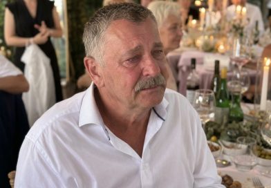 Kasvatain poega üksi alates tema 15. eluaastast. Tema pulmas tänas ta tostis kõiki — peale minu. Süda pigistus iga sekundiga. Aga otsustasin vaikida, mitte rikkuda tema päeva. Kuni kõik istusid — ja poeg tõusis uuesti. Ja ütles midagi, mille jaoks tasub seda elu elada… Kasvatain poega üksi alates tema 15. eluaastast. Tema pulmas tänas ta tostis kõiki — peale minu. Süda pigistus iga sekundiga. Aga otsustasin vaikida, mitte rikkuda tema päeva. Kuni kõik istusid — ja poeg tõusis uuesti. Ja ütles midagi, mille jaoks tasub seda elu elada…