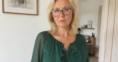 Mees lahkus pärast 37 aastat abielu ja mina ostsin 60-aastasena esimest korda kleidi — mitte „praktilise”, mitte „tagasihoidliku”, mitte „eale vastava”, vaid ilusa. Endale… Mees lahkus pärast 37 aastat abielu ja mina ostsin 60-aastasena esimest korda kleidi — mitte „praktilise”, mitte „tagasihoidliku”, mitte „eale vastava”, vaid ilusa. Endale…