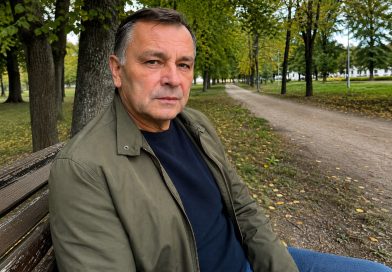 Naine palus pärast 30-aastast abielu eraldi elada. Arvasin, et ta on väsinud ja tahab mõnda aega üksi olla. Aga eile ütles naaber, et nägi teda poes — ja ta polnud üksi Naine palus pärast 30-aastast abielu eraldi elada. Arvasin, et ta on väsinud ja tahab mõnda aega üksi olla. Aga eile ütles naaber, et nägi teda poes — ja ta polnud üksi
