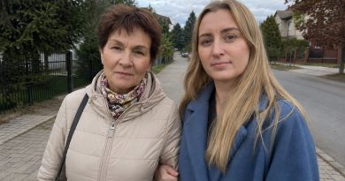 Kasvatasin võõra tüdruku üles nagu oma, kuigi kõik ütlesid: «Võõras veri näitab varem või hiljem oma palet.» Kakskümmend aastat hiljem tegi just tema seda, mida mu pärisendid lapsed ei suutnud… Kasvatasin võõra tüdruku üles nagu oma, kuigi kõik ütlesid: «Võõras veri näitab varem või hiljem oma palet.» Kakskümmend aastat hiljem tegi just tema seda, mida mu pärisendid lapsed ei suutnud…