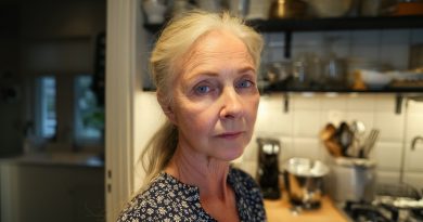 Kuuekümnendaks sünnipäevaks kinkis mees mulle köögikombaini. Samal päeval sain teada, millise kingituse oli ta salaja oma emale ostnud… Kuuekümnendaks sünnipäevaks kinkis mees mulle köögikombaini. Samal päeval sain teada, millise kingituse oli ta salaja oma emale ostnud…