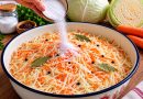 Kui palju soola on vaja 1 kg kapsa hapendamiseks? Vanaema saladus, et kapsas jääks krõmpsuv ja mahlane! Kui palju soola on vaja 1 kg kapsa hapendamiseks? Vanaema saladus, et kapsas jääks krõmpsuv ja mahlane!